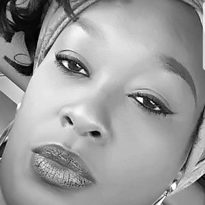 Meet your Posher, Naomie